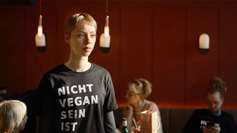 heiße veganerin|Raffaela Raab (@diemilitanteveganerin)